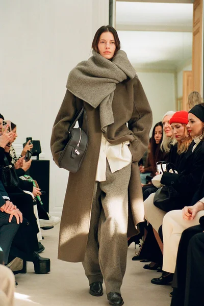 Look 11